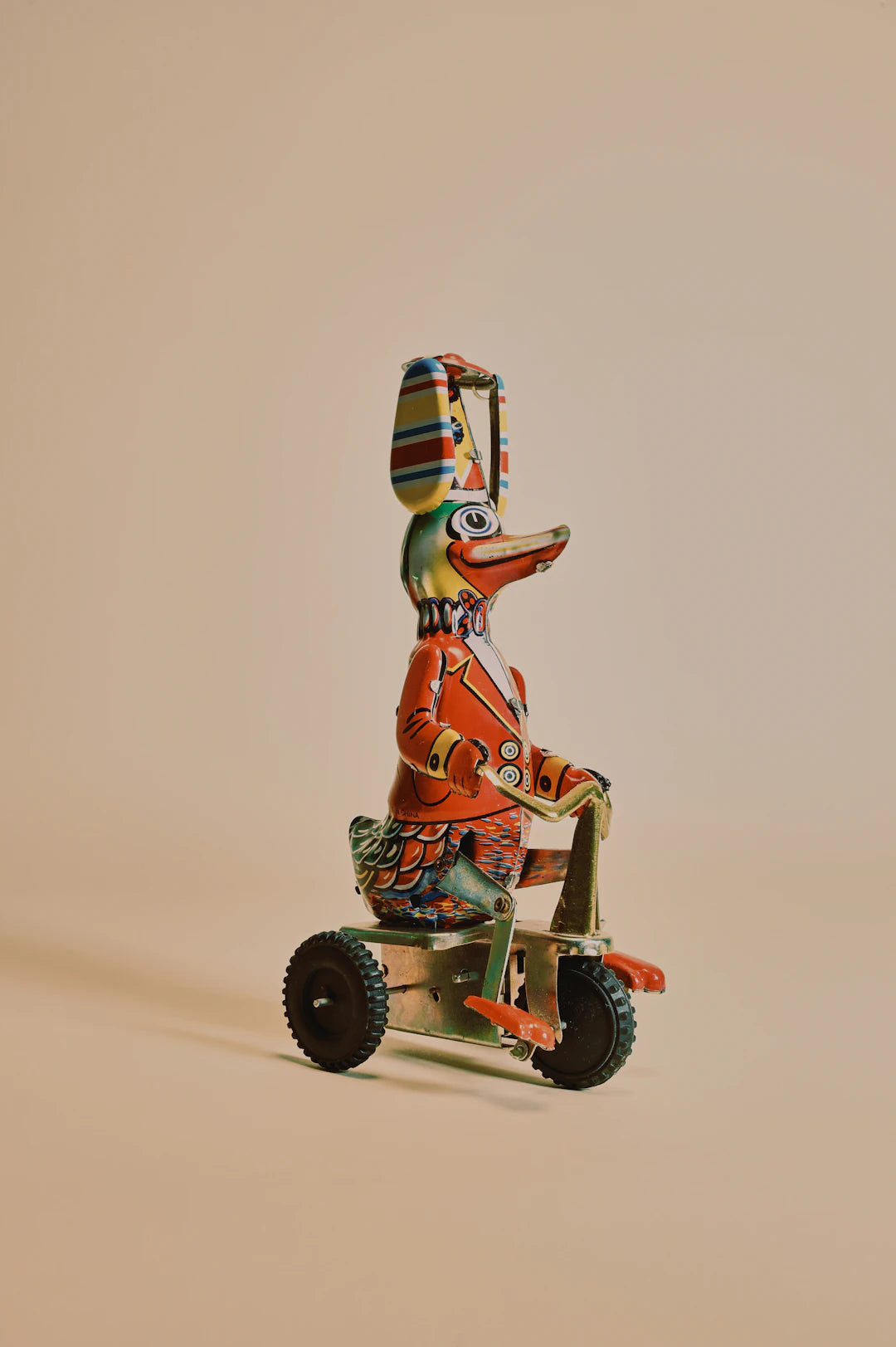 Tin Toys vs. Modern Toys: Timeless Charm Uncovered - Antique & Hire
