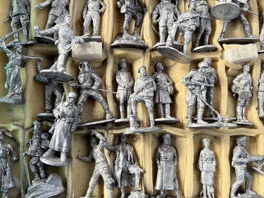 Charming Decorative Tin Figure Toys for Nostalgic Appeal