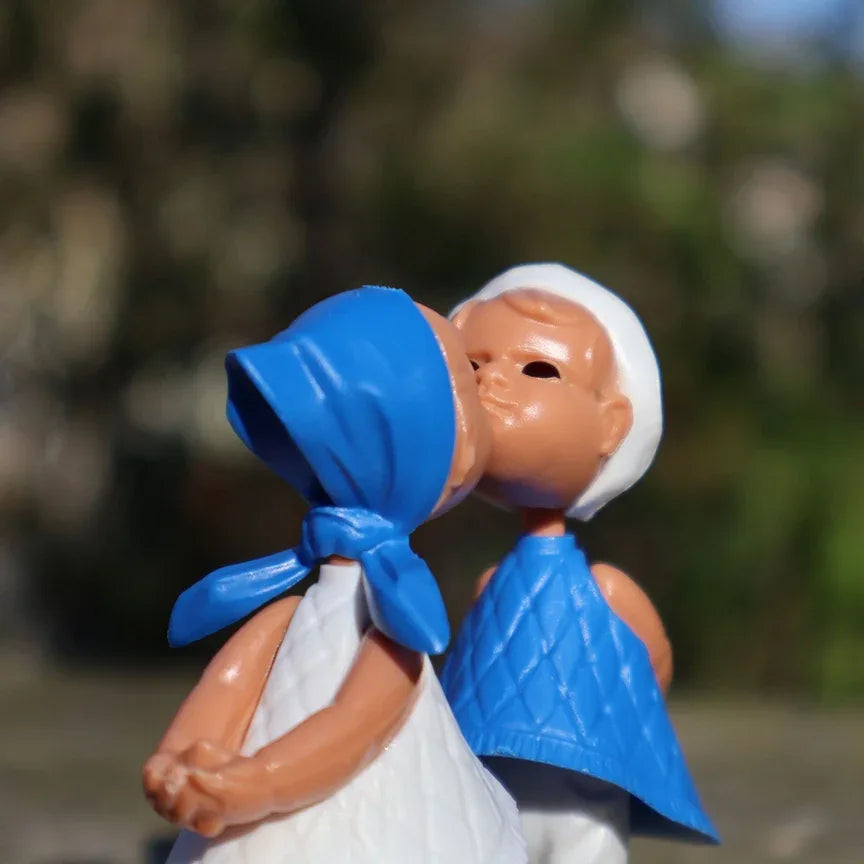Magnetic Kissing Dolls Pair - Antique & Hire