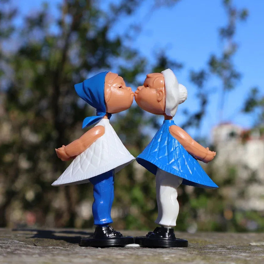 Magnetic Kissing Dolls Pair - Antique & Hire