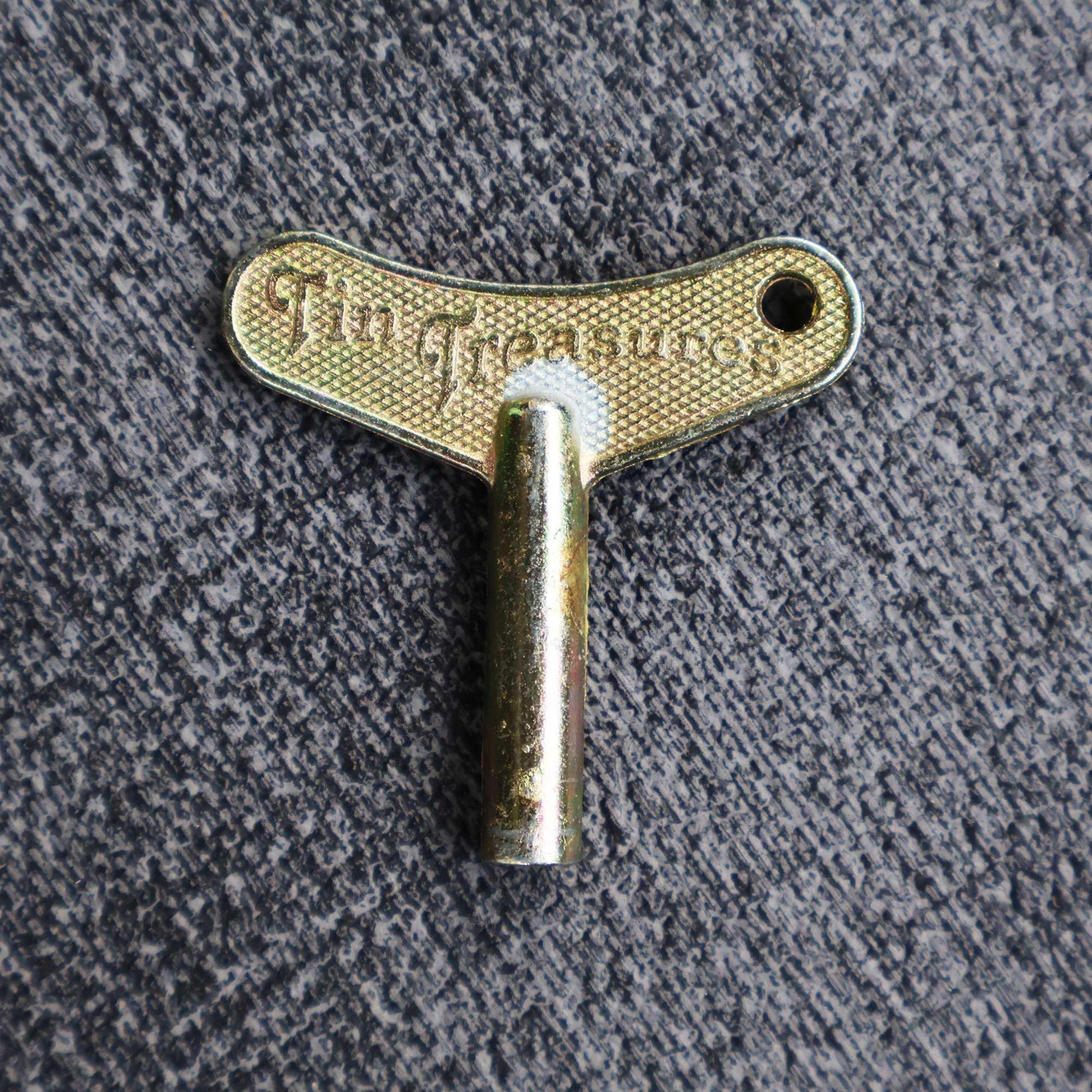 Wind-Up Key 4 x 4 cm Metal - Antique & Hire