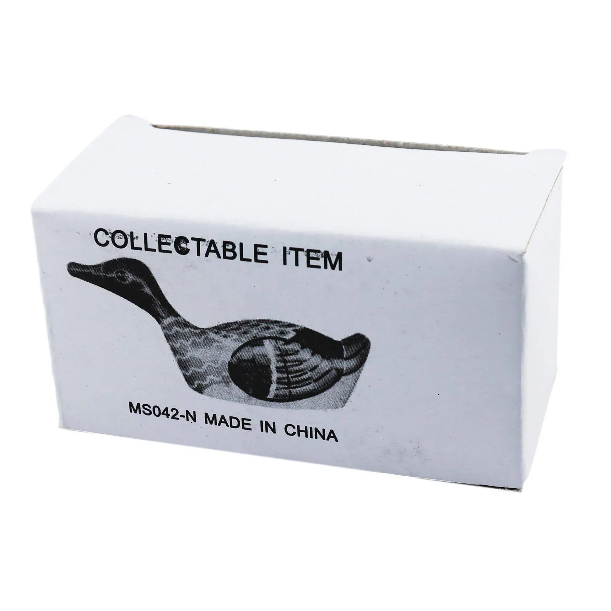 Färgglad plåtleksaksanka med uppdragsmekanism, retroleksak för barn i dekorativ förpackning.