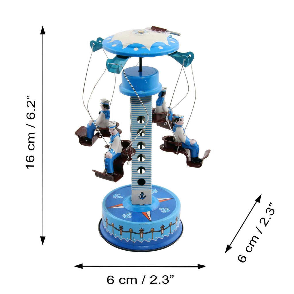 Handbetriebenes Blechkarussell Matrosen – Altmodisches Spielzeug im Seemanns-Stil.